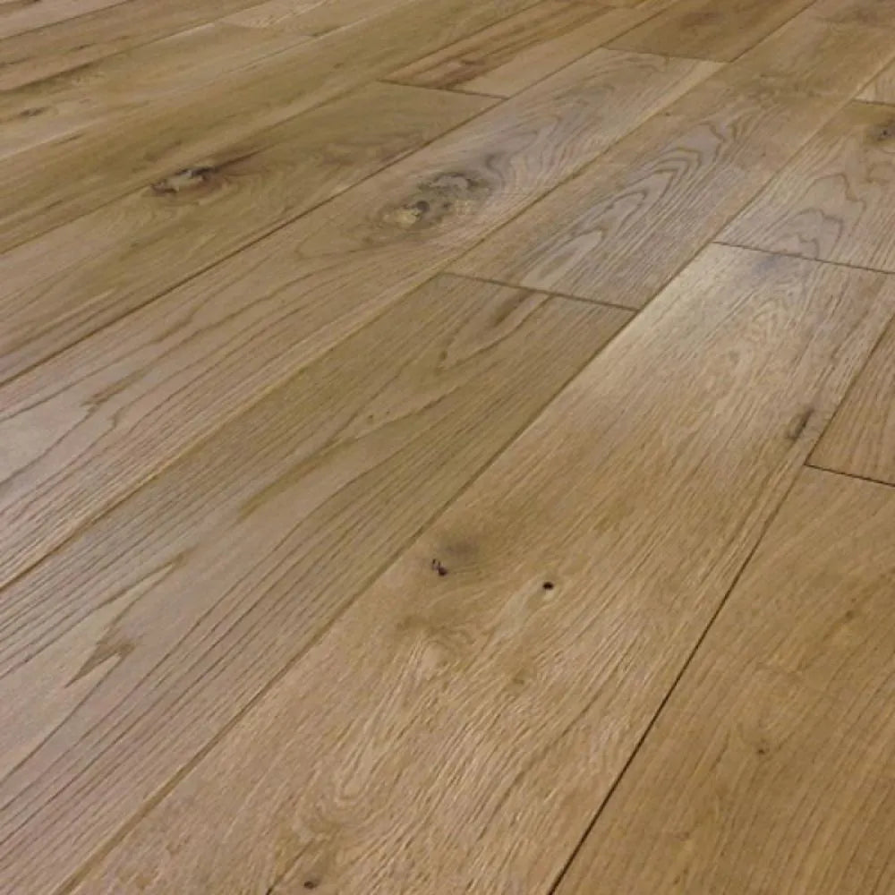 White Oak Engineered Flooring :- Size - 6'' * 3/4'' * RL Sqft/ box - 20.55 , Style-  H.S And Distressed , Colour - Dove Tail